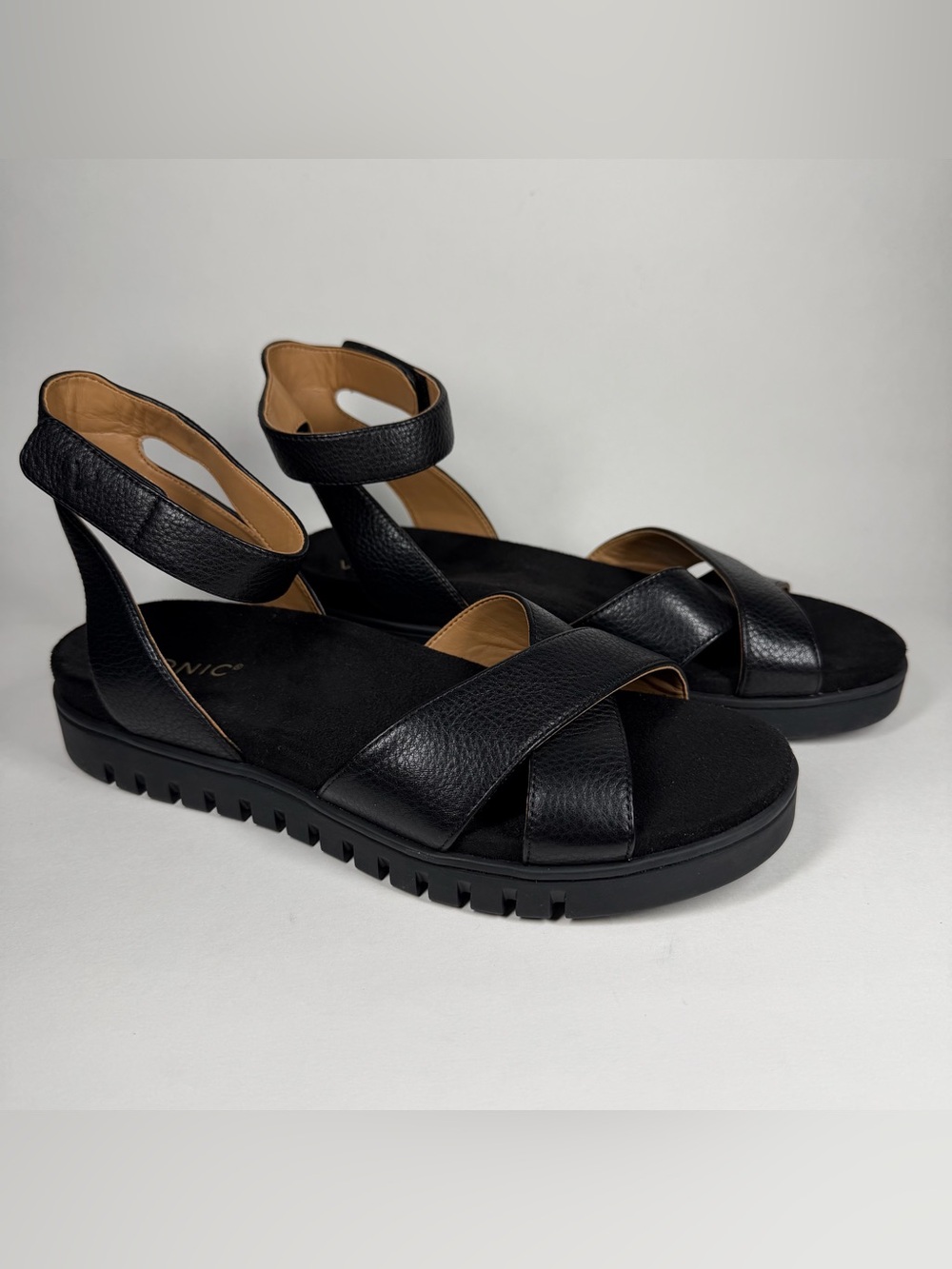Vionic Women's Size 9.5 Black Leather Uptown Merced Platform Sandals